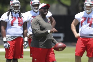Bucs OL coach George Warhop - Photo by: Cliff Welch/PR