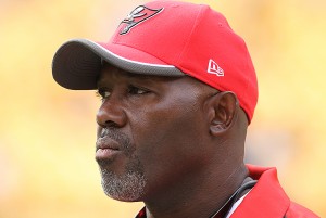 Bucs OL coach George Warhop - Photo by: Cliff Welch/PR