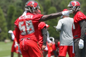 Bucs MLB Kwon Alexander - Photo by: Cliff Welch/PR
