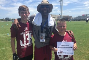 Bucs QB Jameis Winston with Caden and Logan – Photo by: Scott Reynolds/PR