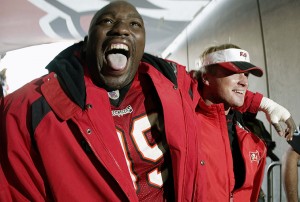 Bucs DT Warren Sapp & Jon Gruden - Photo by: Getty Images