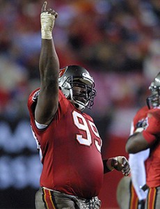 Legendary Bucs DT Warren Sapp - Photo by: Cliff Welch/PR
