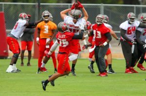 Javien Elliott Adam Humphries Bucs Otas