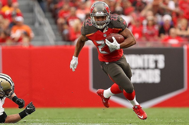 Pewter Report'S Top 50 All-Time Bucs: 46-50 5 Bucs Rb Doug Martin - Photo By: Cliff Welch/Pr