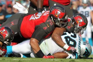 Sr'S Fab 5: Jac Is Back For Sacks; Inside The Bucs' &Amp;Quot;Real Dangerous&Amp;Quot; Defense 5 Bucs Dt Sealver Siliga - Photo By: Cliff Welch/Pr