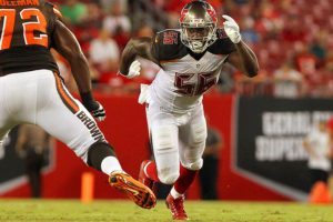 Sr'S Fab 5: Jac Is Back For Sacks; Inside The Bucs' &Amp;Quot;Real Dangerous&Amp;Quot; Defense 4 Bucs De Jacquies Smith - Photo By: Cliff Welch/Pr