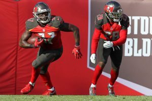 Sr'S Fab 5: Jac Is Back For Sacks; Inside The Bucs' &Amp;Quot;Real Dangerous&Amp;Quot; Defense 2 Bucs S Keith Tandy And Cb Vernon Hargreaves Iii - Photo By: Cliff Welch/Pr