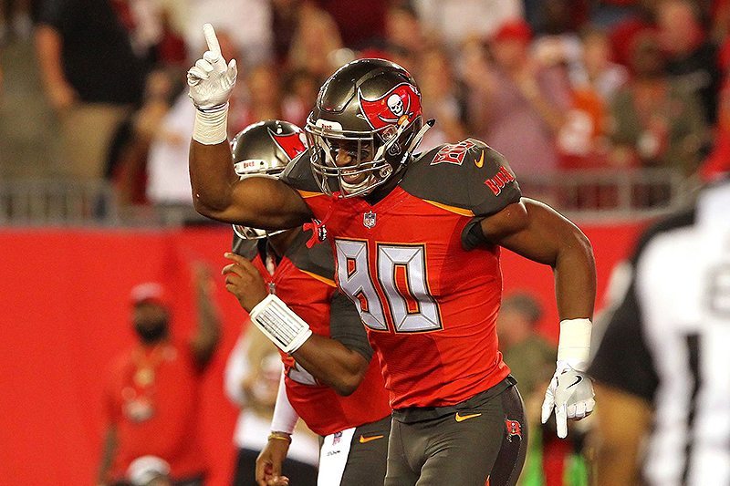 Bucs Te O.j. Howard - Photo By: Cliff Welch/Pr