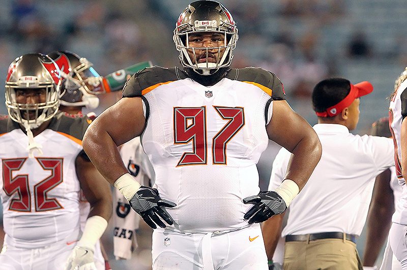 Bucs Dt Stevie Tu'Ikolovatu - Photo By: Cliff Welch/Pr