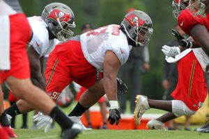 Sr'S Fab 5: Exploring A Bucs-Bills Trade; Buckner The Right Man For The Job 3 Bucs Dt Stevie Tu'Ikolovatu - Photo By: Cliff Welch/Pr