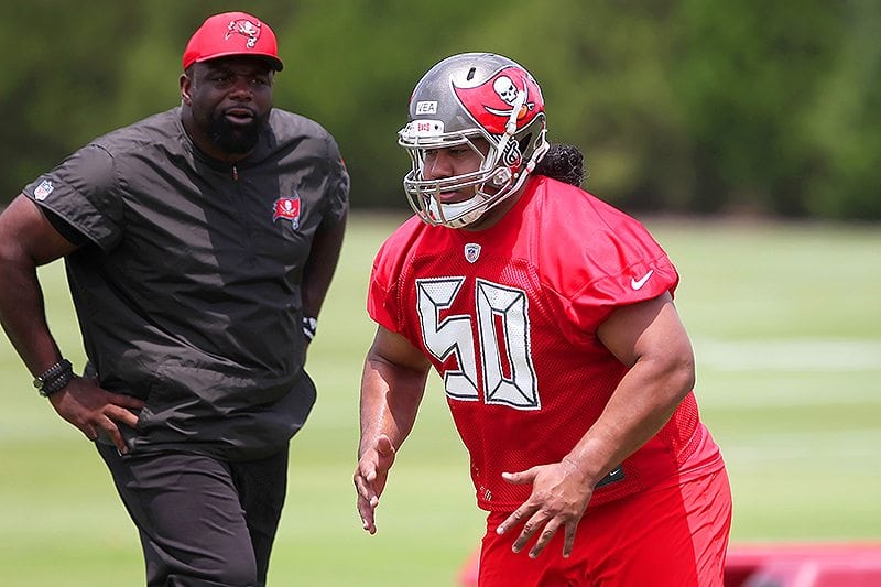 Bucs Dl Coach Brentson Buckner And Dt Vita Vea - Photo By: Cliff Welch/Pr