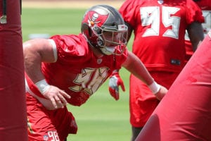 Bucs Dt Mitch Unrein - Photo By: Cliff Welch/Pr