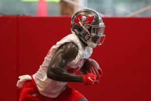 Rojo'S Bucs Training Camp Diary: I'M A 4.41 Guy – Not The Guy At The Combine 3 Bucs Rb Ronald Jones Ii - Photo By: Cliff Welch/Pr