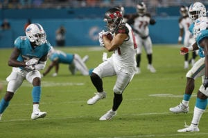 Sr'S Fab 5: Ronde Still Believes In Hargreaves, Likes Bucs Rookie Cbs 6 Bucs Te Cameron Brate - Photo By: Cliff Welch/Pr