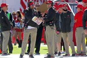 Sr'S Fab 5: Howard A Pro Bowler In The Making; Fulton And Bucs Wrs Stand Out 5 Bucs Wrs Coach Skyler Fulton And Head Coach Dirk Koetter - Photo By: Cliff Welch/Pr