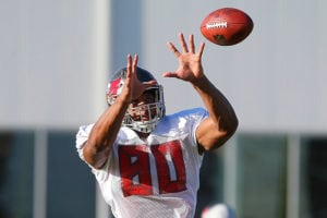 Bucs Te O.j. Howard - Photo By: Cliff Welch/Pr