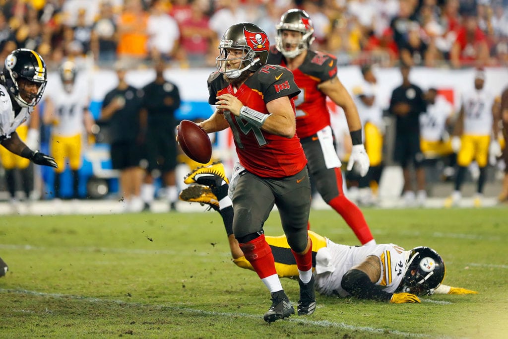 Bucs Qb Ryan Fitzpatrick - Photo By: Cliff Welch/Pr