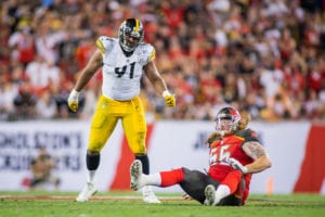 Sr'S Fab 5: Bucs Wise To Stick With Fitz; Pass Defense Among Nfl'S Worst 2 Bucs C Ryan Jensen - Photo By: Cliff Welch/Pr