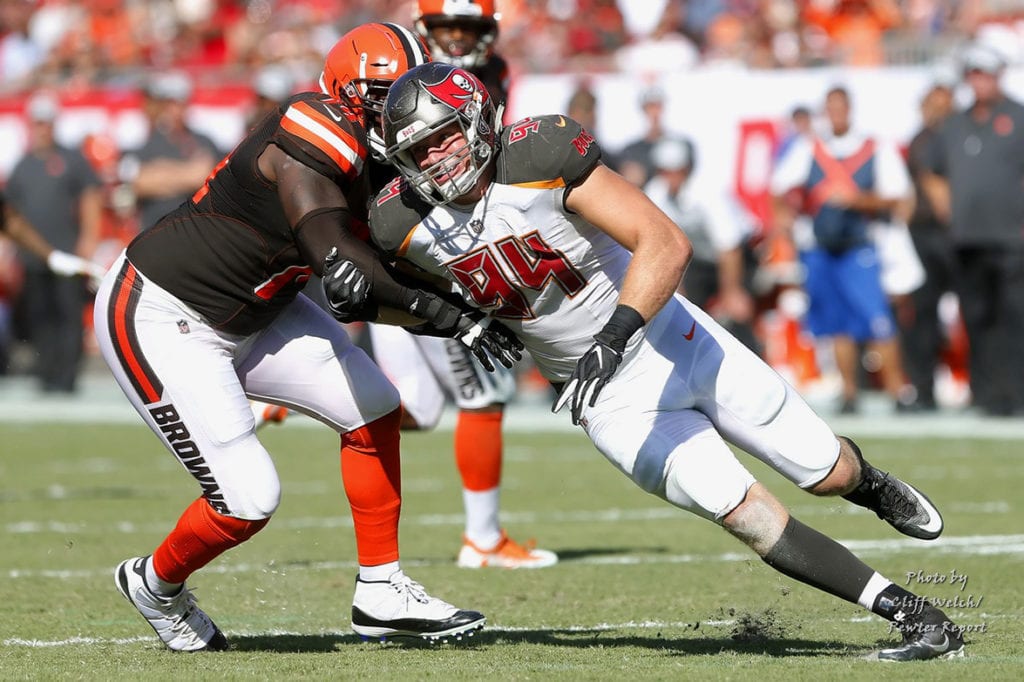 Bucs De Carl Nassib – Photo By: Cliff Welch/Pr