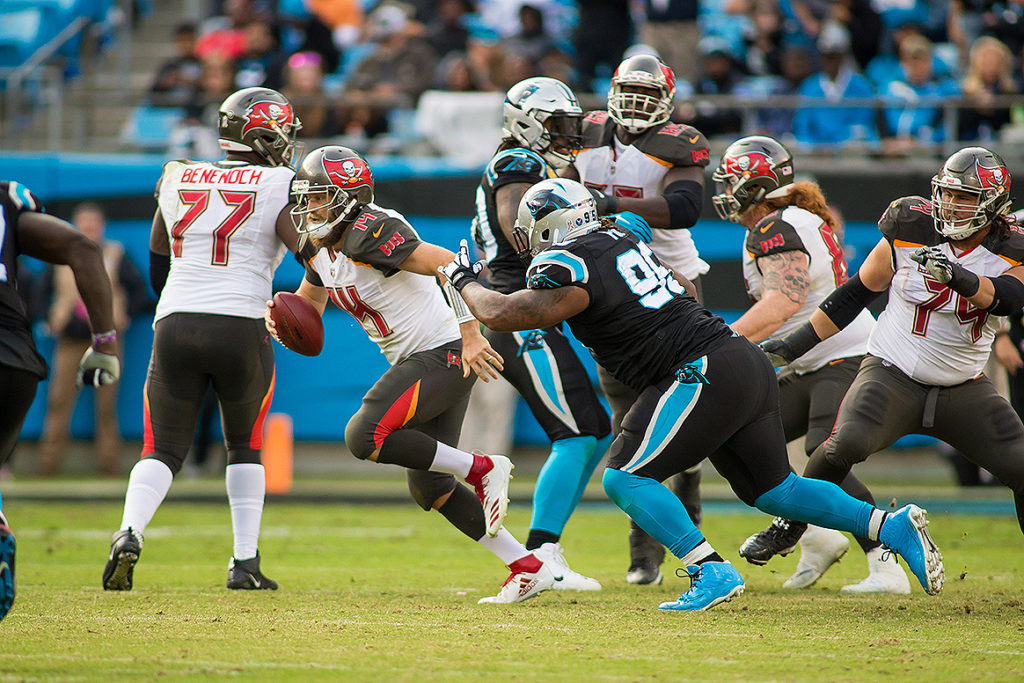 Bucs O-Line And Qb Ryan Fitzpatrick