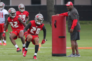 Bucs Cb Sean Murphy-Bunting And Cbs Coach Kevin Ross