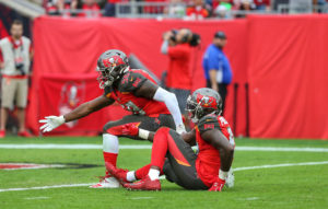 Pr Roundtable: What Christmas Present Would You Give The Bucs? 5 Jason Pierre-Paul And Shaq Barrett – Photo By: Cliff Welch/Pr