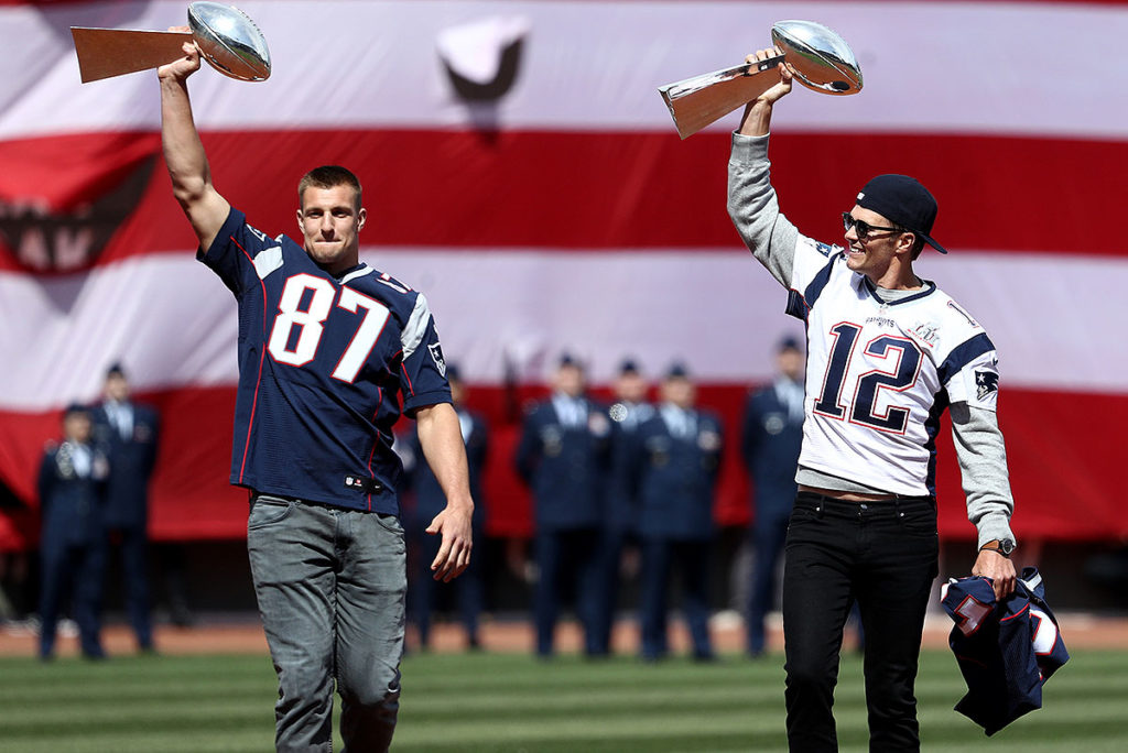 Bucs Te Rob Gronkowski And Qb Tom Brady
