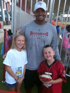 Former Bucs Coach Jimmy Lake With Ellie And Logan Reynolds