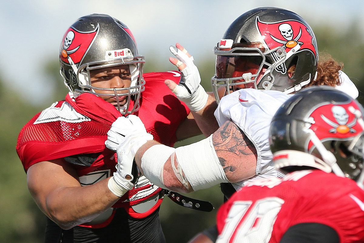 Bucs Dt Ndamukong Suh And C Ryan Jensen