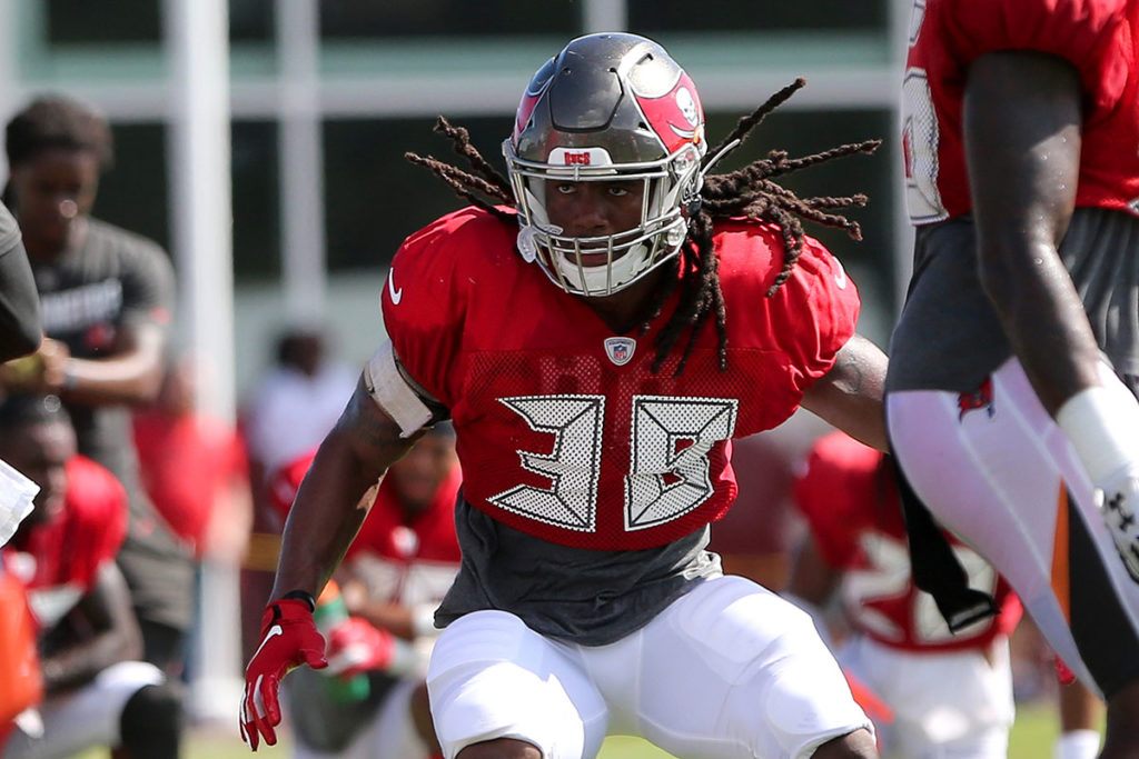 Bucs S D'Cota Dixon