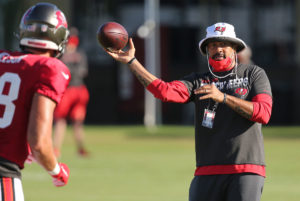 Bucs Olbs Coach Larry Foote