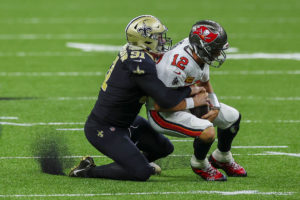 Bucs Qb Tom Brady And Saints De Trey Hendrickson