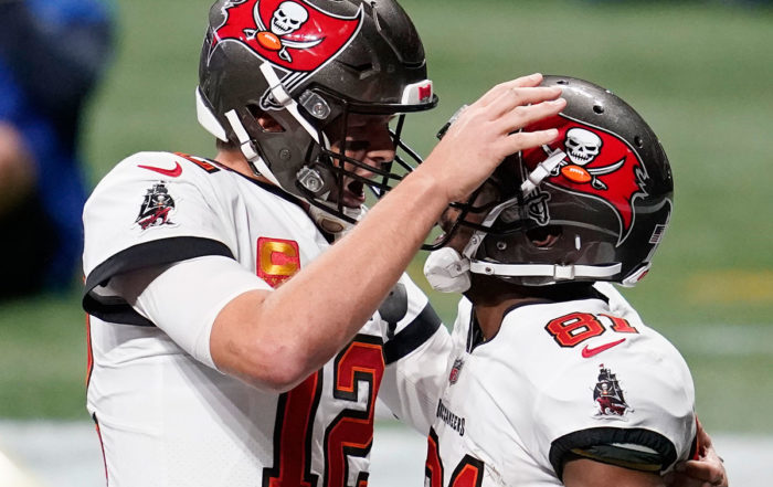 Bucs Qb Tom Brady And Wr Antonio Brown