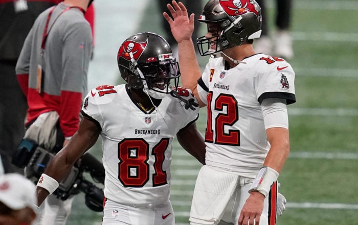 Bucs Qb Tom Brady And Wr Antonio Brown
