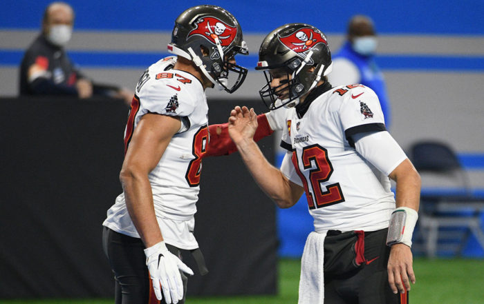 Bucs Te Rob Gronkowski And Qb Tom Brady