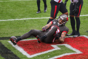 Is This The Year Bucs Wr Evans' Record Streak Ends? 2 Bucs Wr Mike Evans