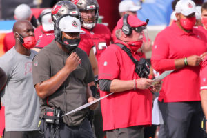 Bucs Monday Mailbag: Fa Questions, Improving Run Game, Letting David Go? 4 Bucs Oc Byron Leftwich