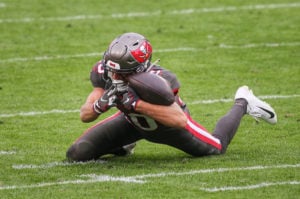 2-Point Conversion: Evans Makes History Before Knee Injury In Bucs' Win 3 Bucs Wr Scotty Miller