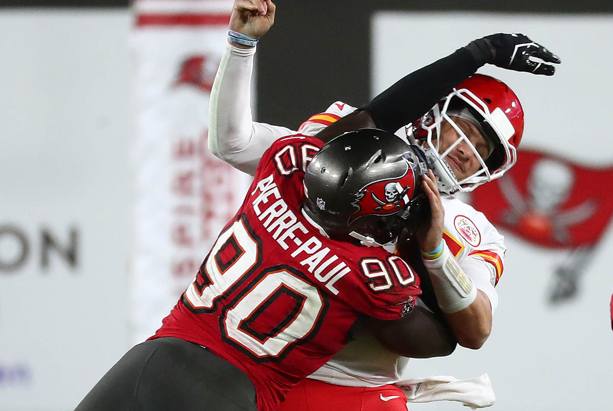 Bucs Olb Jason Pierre-Paul And Chiefs Qb Patrick Mahomes