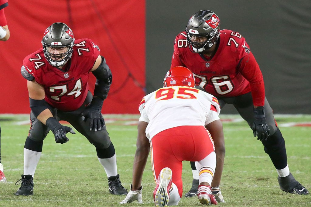 Bucs Lg Ali Marpet And Lt Donovan Smith