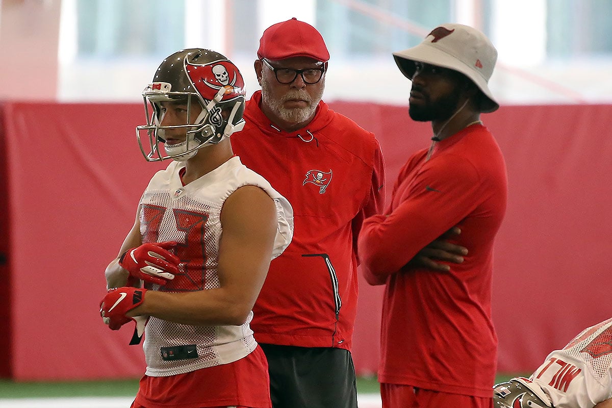 Bucs Offensive Assistant Antwaan Randle-El And Head Coach Bruce Arians