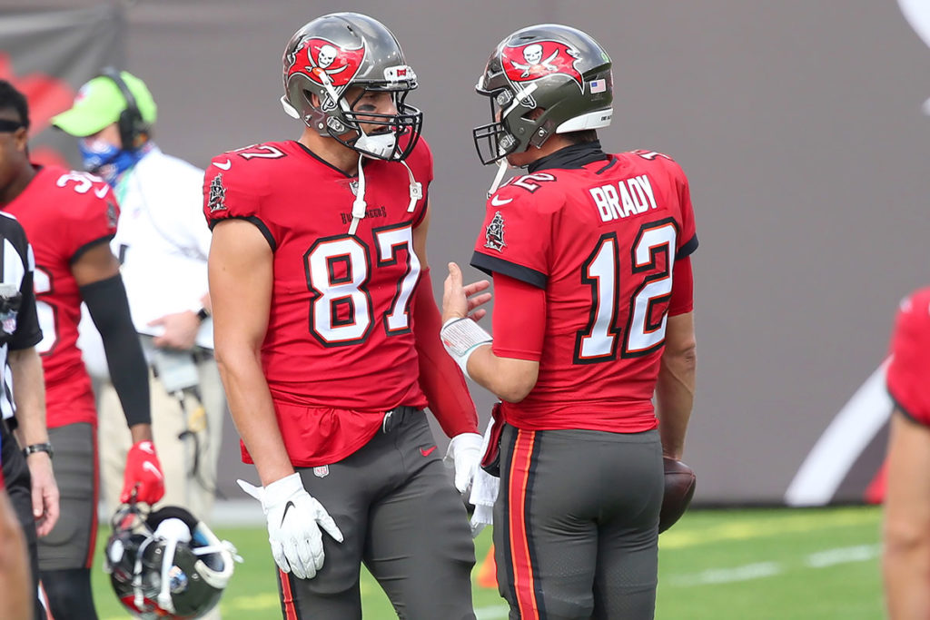 Bucs Te Rob Gronkowski And Qb Tom Brady