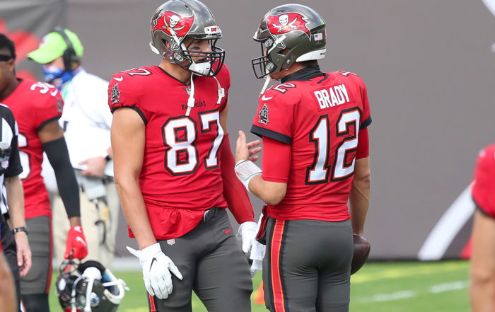 Bucs Te Rob Gronkowski And Qb Tom Brady