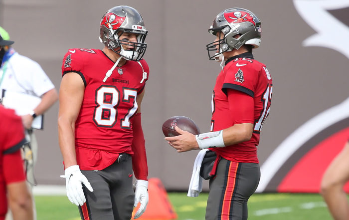 Bucs Te Rob Gronkowski And Qb Tom Brady