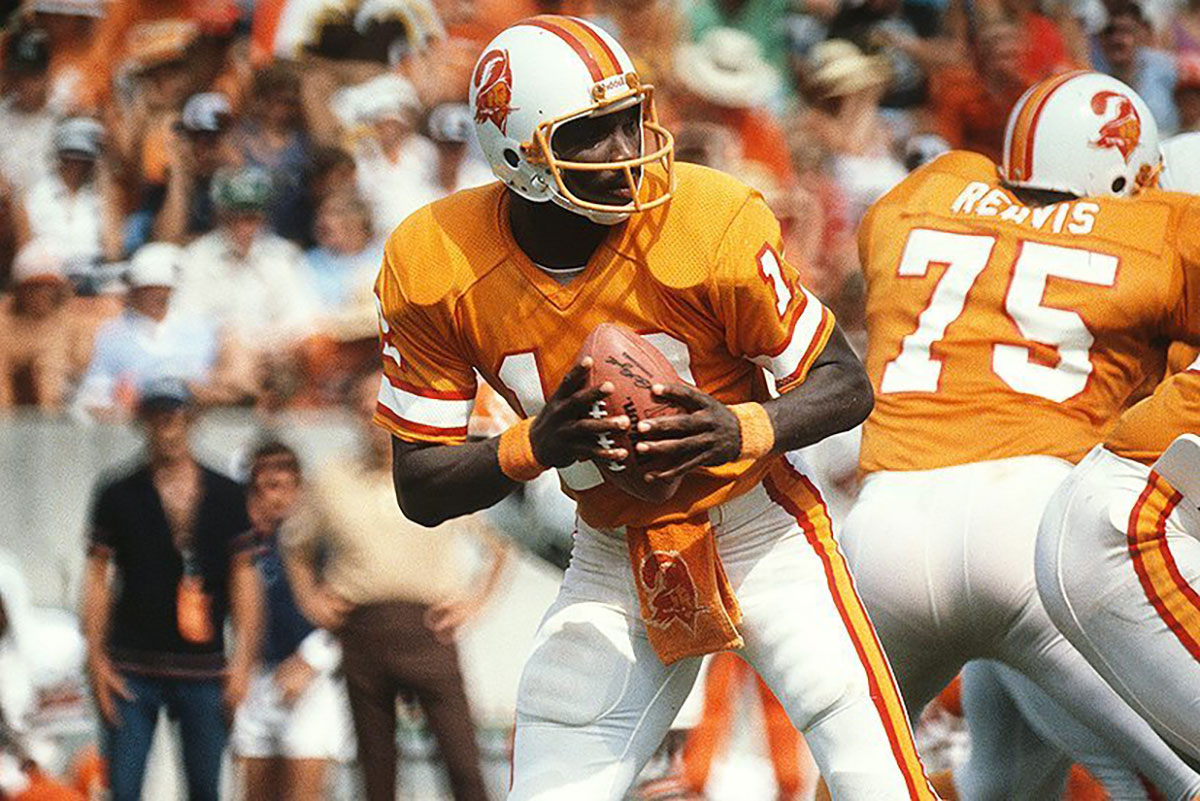 Former Bucs Qb Doug Williams