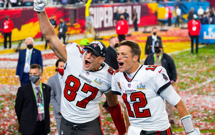Bucs Te Rob Gronkowski And Qb Tom Brady