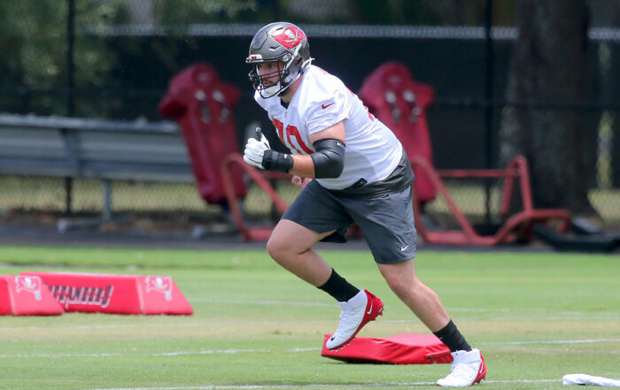 Bucs Ol Robert Hainsey