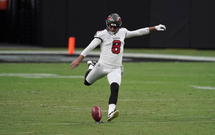 Bucs P Bradley Pinion Kickoff