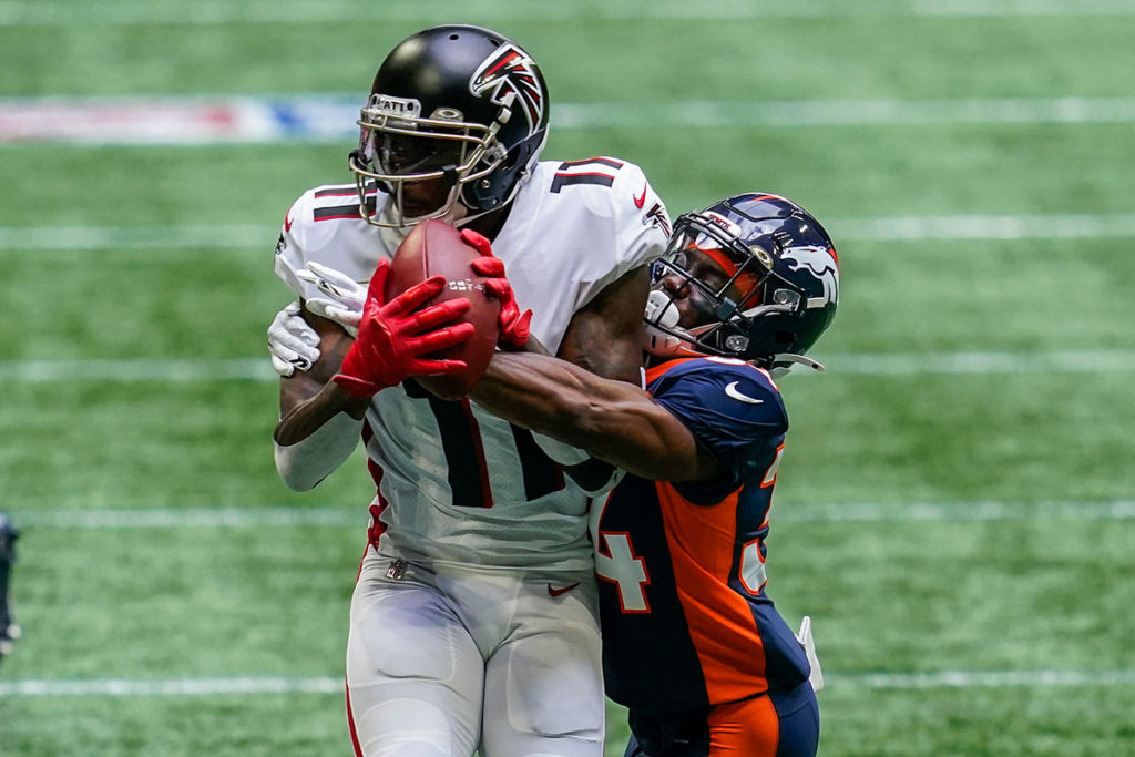Bucs Pest Julio Jones