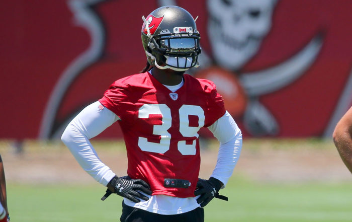 Bucs S Curtis Riley